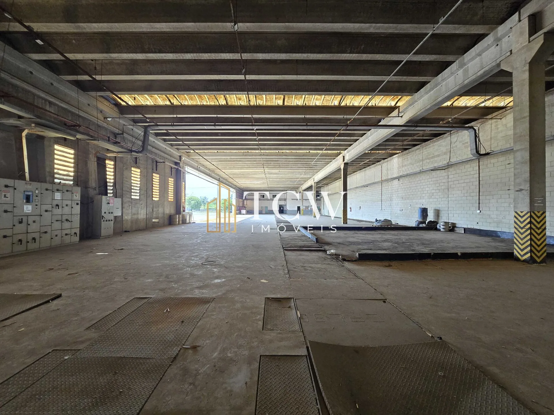 Imagem Galpão Industrial à Venda em Guarulhos | 2.564 m² | Terreno 11.400 m² | ZAE-2
