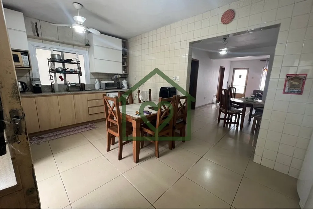 Imagem Descubra esta incrível oportunidade de adquirir sua nova casa em Porto Alegre, no charmoso bairro P...