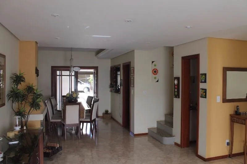 Imagem Casa para Venda - 290.67m², 4 dormitórios, sendo 1 suites, 4 vagas - Camaquã