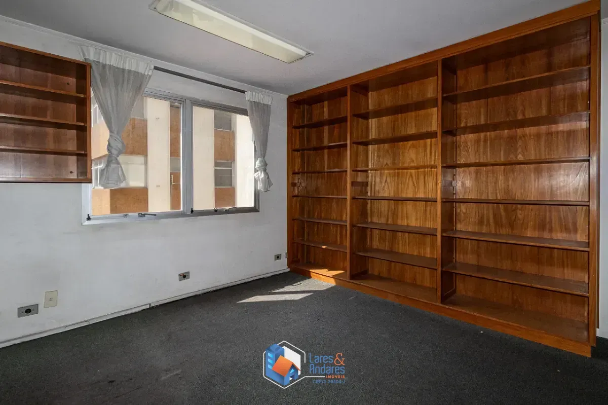 Imagem Conjunto comercial para venda em Liberdade, 276m²