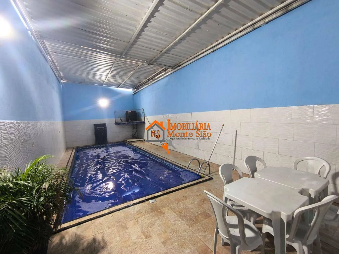 Foto do imóvel Sobrado com 4 dormitórios à venda, 200 m² por R$ 630.000,00 - Cidade Soberana - Guarulhos/SP