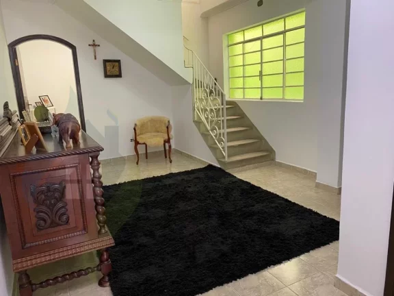 Imagem Casa de 3 dormitórios sendo 3 suítes, 5 banheiros, 2 vagas, com 202m² Jardim São Caetano, São Caetano do Sul