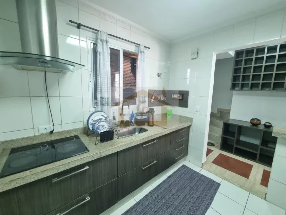 Imagem Bela área Gourmet 3 quartos sendo um suíte, forno de pizza, fogão e churrasqueira, 2 vagas
