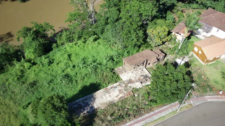 Imagem Terreno para Venda em Arabuta, Centro