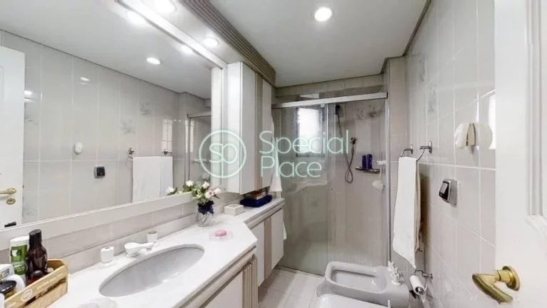 Imagem Ótimo apartamento à venda no Campo Belo - Área: 273m² - Living amplo para vários ambientes, com...