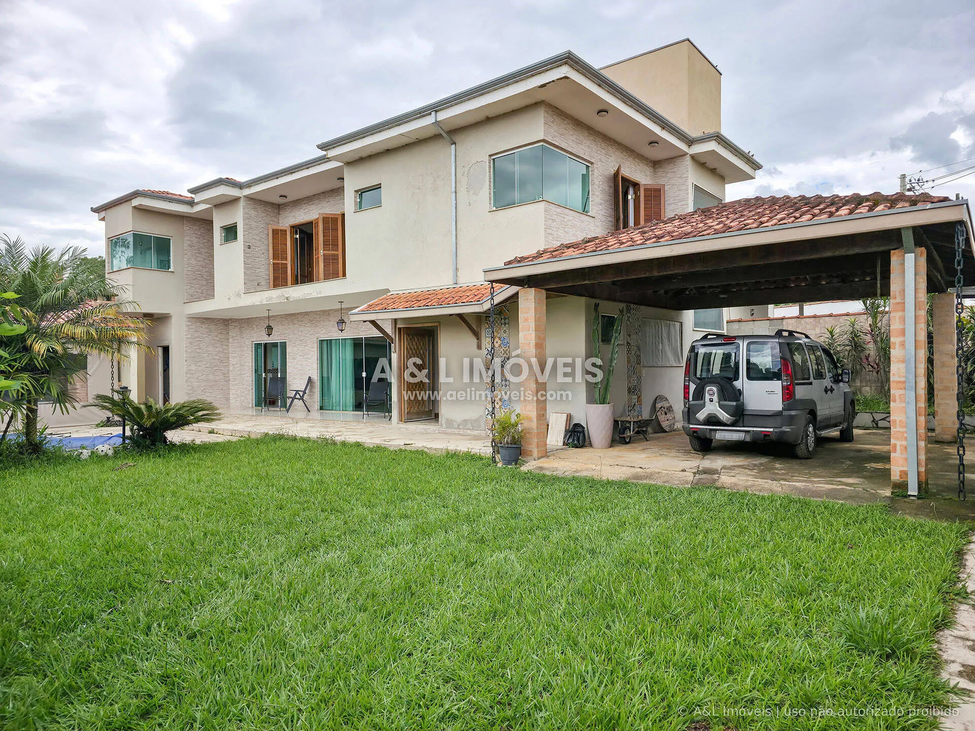 Imagem Casa em Tremembé | 313 m², 4 Suítes, Piscina e Área Gourmet