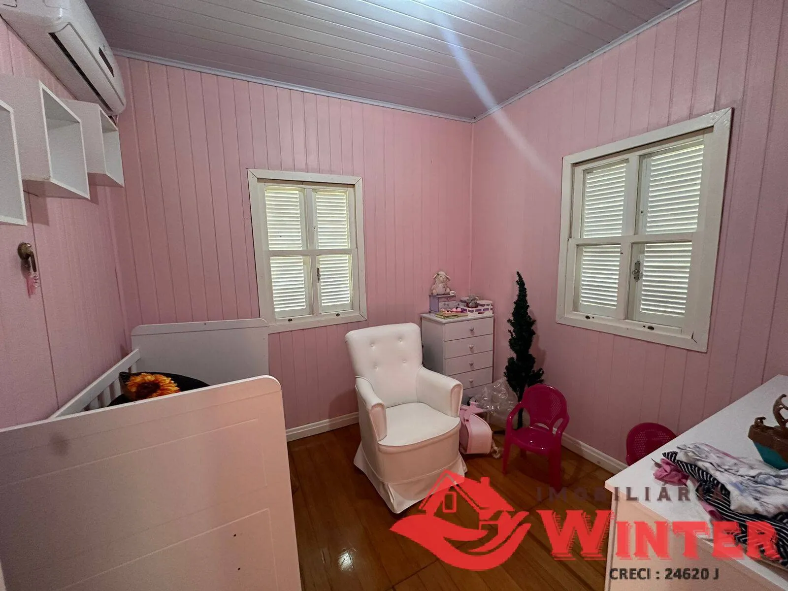 Imagem Chácara com 10.258 m2 com casa.