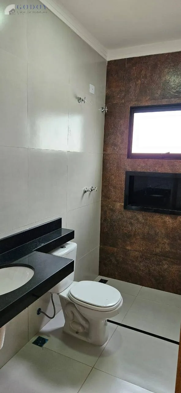 Imagem Casa Térrea com Pé-Direito Alto e Área Gourmet no Bosque da Imperatriz