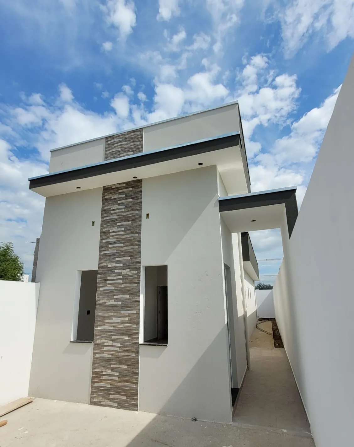 Imagem Casa à venda 2 Quartos, 1 Suite, 1 Vaga, 125M², Residencial e Comercial Portal dos Eucaliptos, Pindamonhangaba - SP