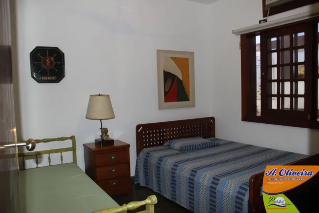 Imagem Linda Casa 03 Dormitorios ( sendo 01) + Edícula - 300 Metros de Terreno 50 Metros da Praia