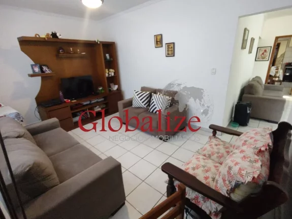 Imagem Casa com 3 dormitório aconchegante com garagem e quintal nas laterais e nos fundos bairro Radio Clube na ZN em Santos (SP) por R$.600.000,00 !