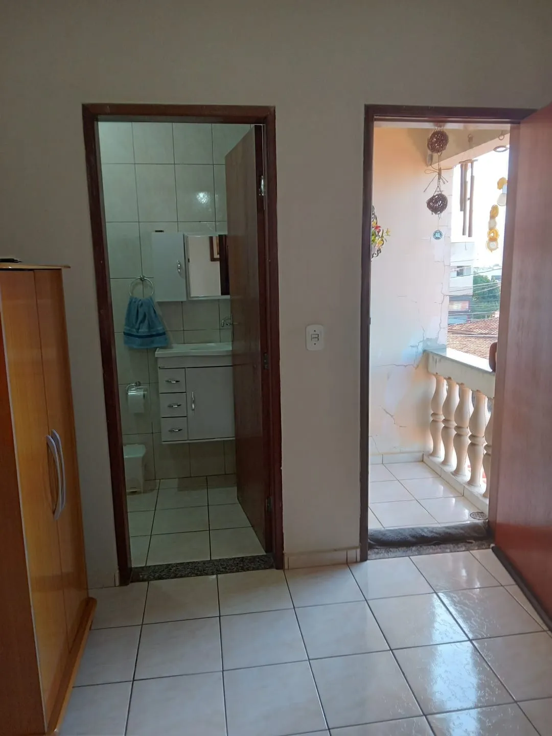 Imagem Sobrado à Venda no Bairro Maria Áurea, em Pindamonhangaba, Próximo ao Centro e à Avenida Principal