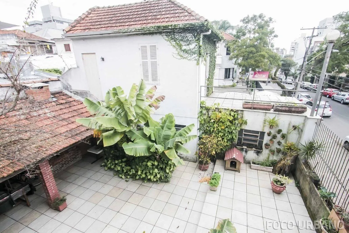 Imagem Casa para Venda - 250m², 4 dormitórios, 2 vagas - Petrópolis