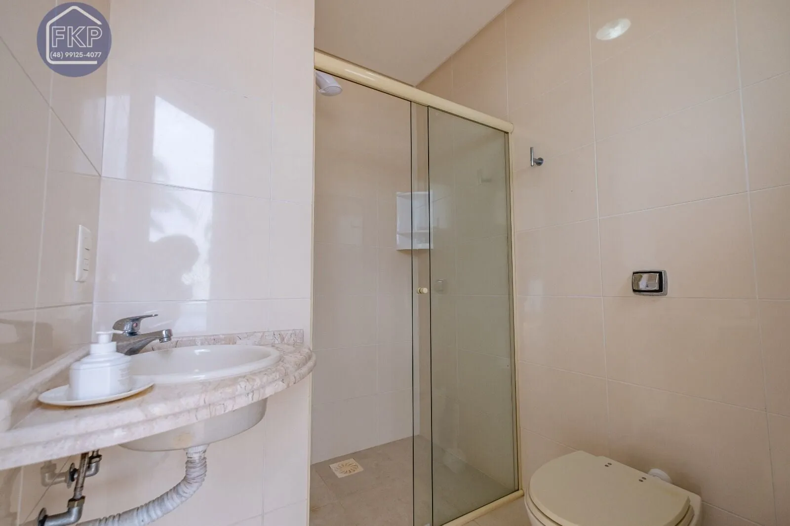 Imagem Casa com 5 dormitórios e 4 vagas!