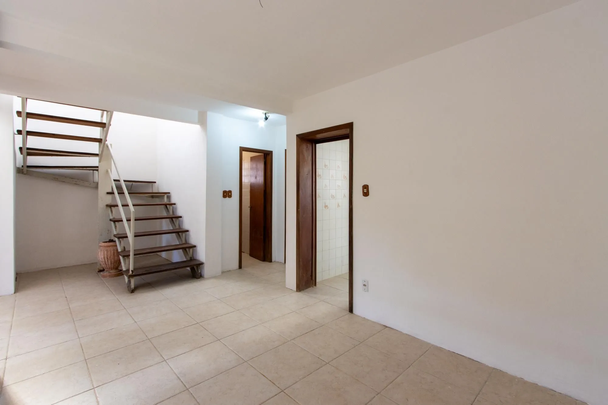 Imagem Casa para Venda - 253.35m², 3 dormitórios, sendo 1 suites, 4 vagas - Serraria
