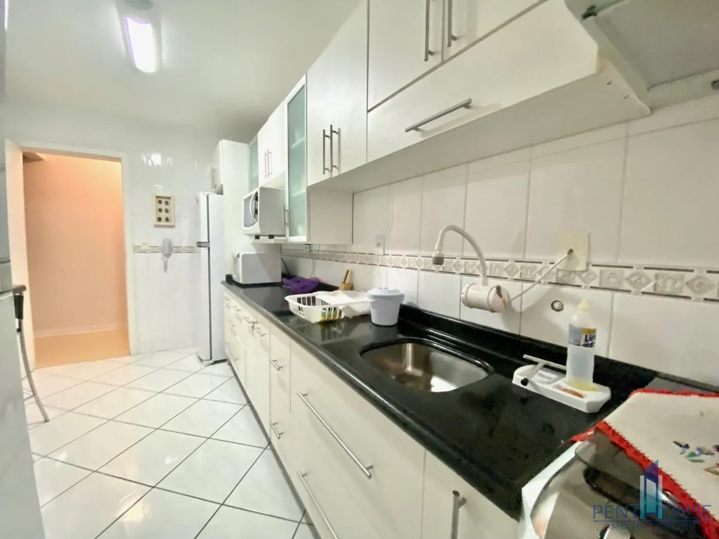 Imagem Apartamento Zona Central para Temporada em Balneário Camboriú, CENTRO, 2 dormitórios, 1 suíte, 2 banheiros, 2 vagas