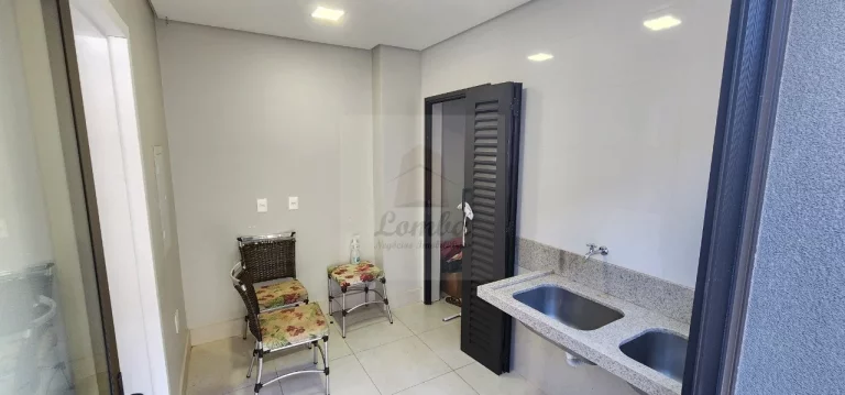 Imagem Casa de Luxo no Condomínio Villa Jardim - 4 Suítes, 3 Salas e 355 m² - Cuiabá-MT