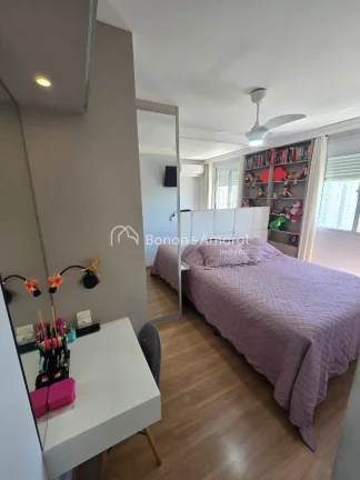 Imagem Com 68 m² de área útil, este apartamento totalmente reformado combina conforto, sofisticação e ...
