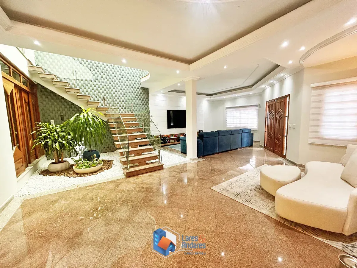 Imagem Sobrado para venda em Jardim Nossa Senhora do Carmo com 4 quartos, sendo 2 suítes, 328m²