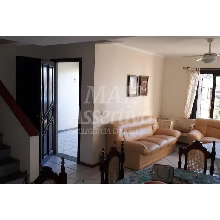 Imagem Imbé RS
Apenas R$ 490.000,00
Sensacional casa/sobrado de veraneio, terreno fechado, portões,  ...