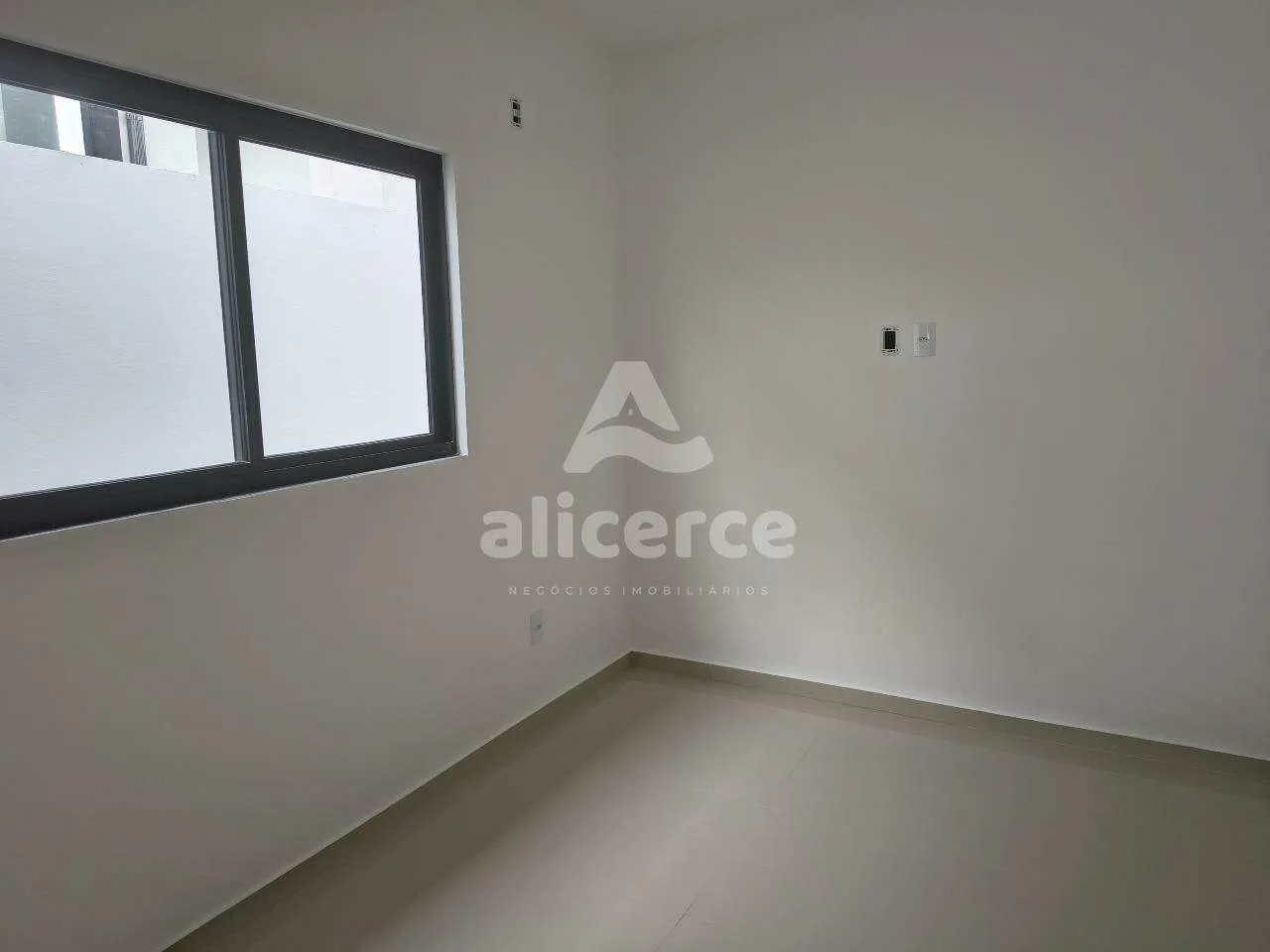 Imagem Casa à venda com 3 quartos 1 suíte, 90m² em Lisboa III São José