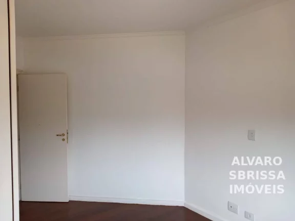 Imagem Apartamento com 4 vagas, 4 dormitórios sendo 2 suítes, todos com armários, portas balcões, venezianas automáticas e lindas vistas. 287m2. 1 por andar