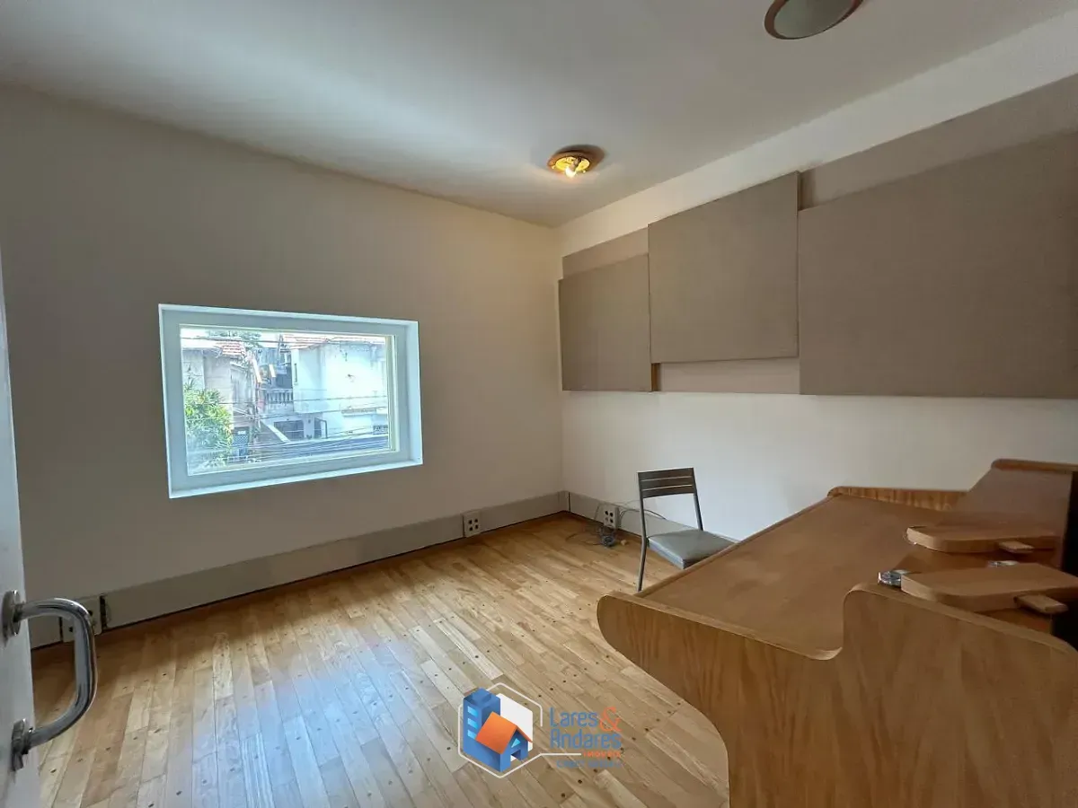Imagem Casa para venda em Vila Mariana com 3 quartos, 200m²
