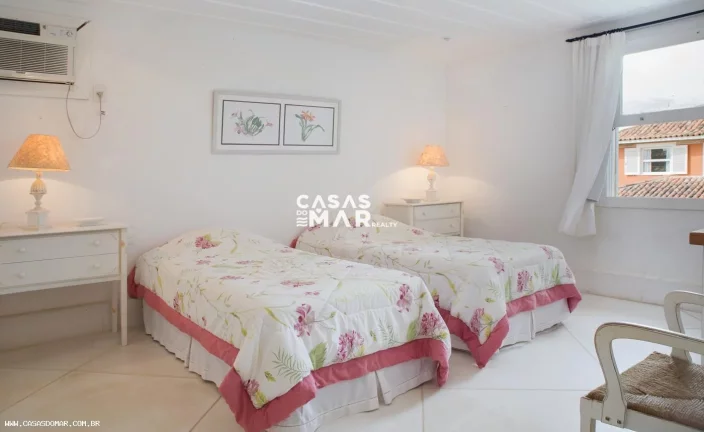 Imagem Casa Frente Mar para Temporada em Armação dos Búzios / RJ no bairro Praia Rasa