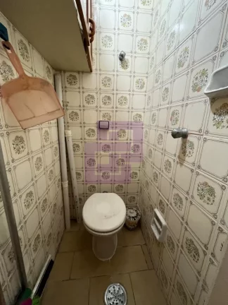 Imagem Praia da enseada 50 metros da praia , apartamento com 1 dormitório , 2 banheiros, sala com varanda e possui 2 elevadores região Carrefour, ótima localização