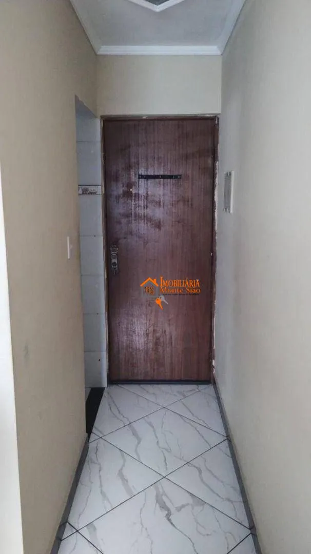 Imagem Apartamento com 2 dormitórios à venda, 54 m² por R$ 180.000,00 - Parque Primavera - Guarulhos/SP
