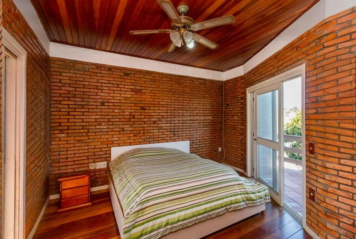 Imagem Casa 3 dormitorio com 230m2 pátio com piscina no bairro Itu Sabará