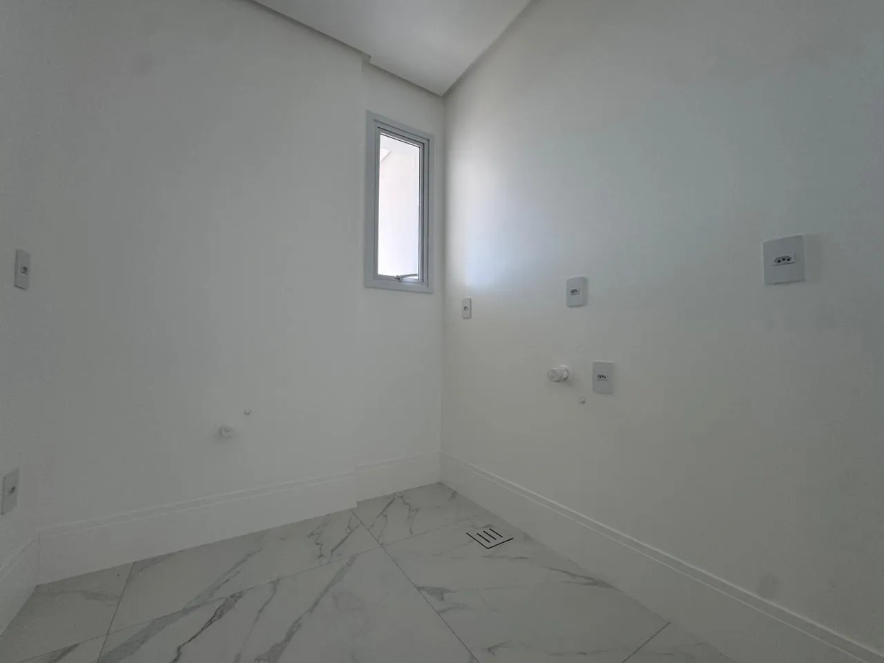 Imagem Apartamento com vista para o mar à venda com 142m2 por R$ 3.250.000,00