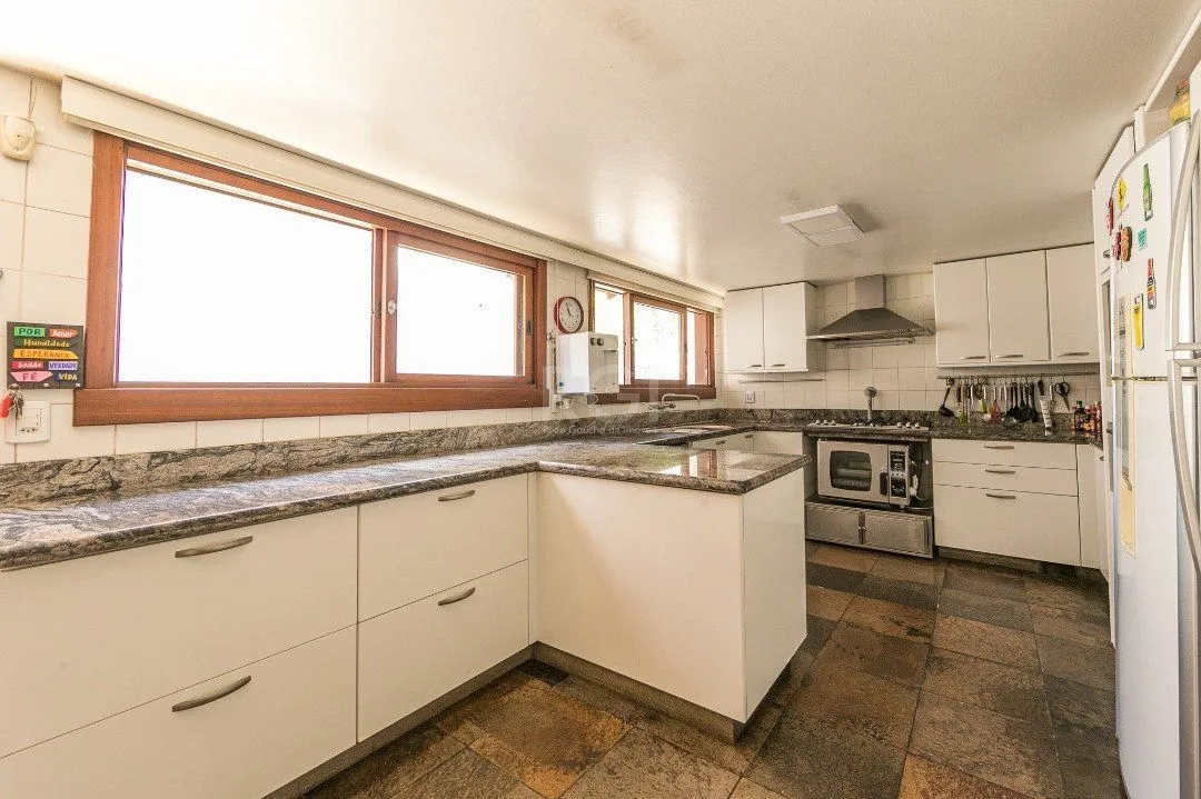 Imagem Casa para Venda - 370m², 5 dormitórios, sendo 2 suites, 7 vagas - Vila Assunção