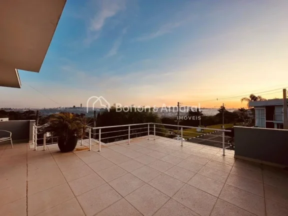 Imagem Casa Ã  venda em condomÃ­nio na cidade de Valinhos/SP.

Sobrado com design contemporÃ¢neo, com 3 suÃ...
