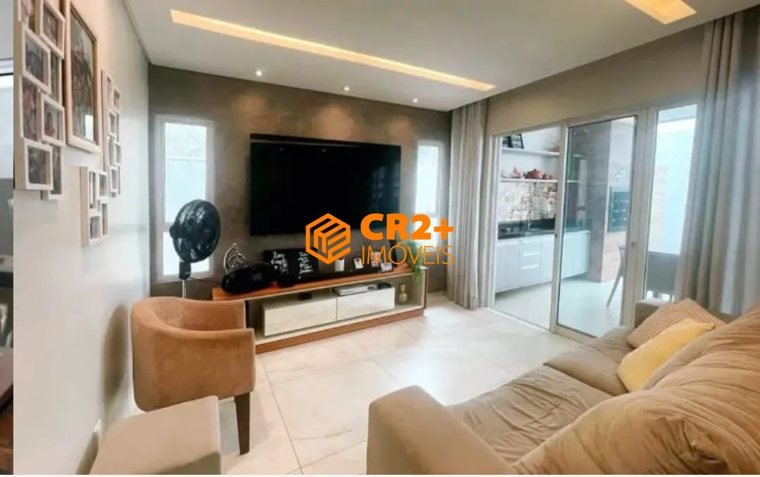 Imagem Vendo casa 04 quartos, 01 suíte, 316m2, 02 vagas de Garagem, em Garanhuns