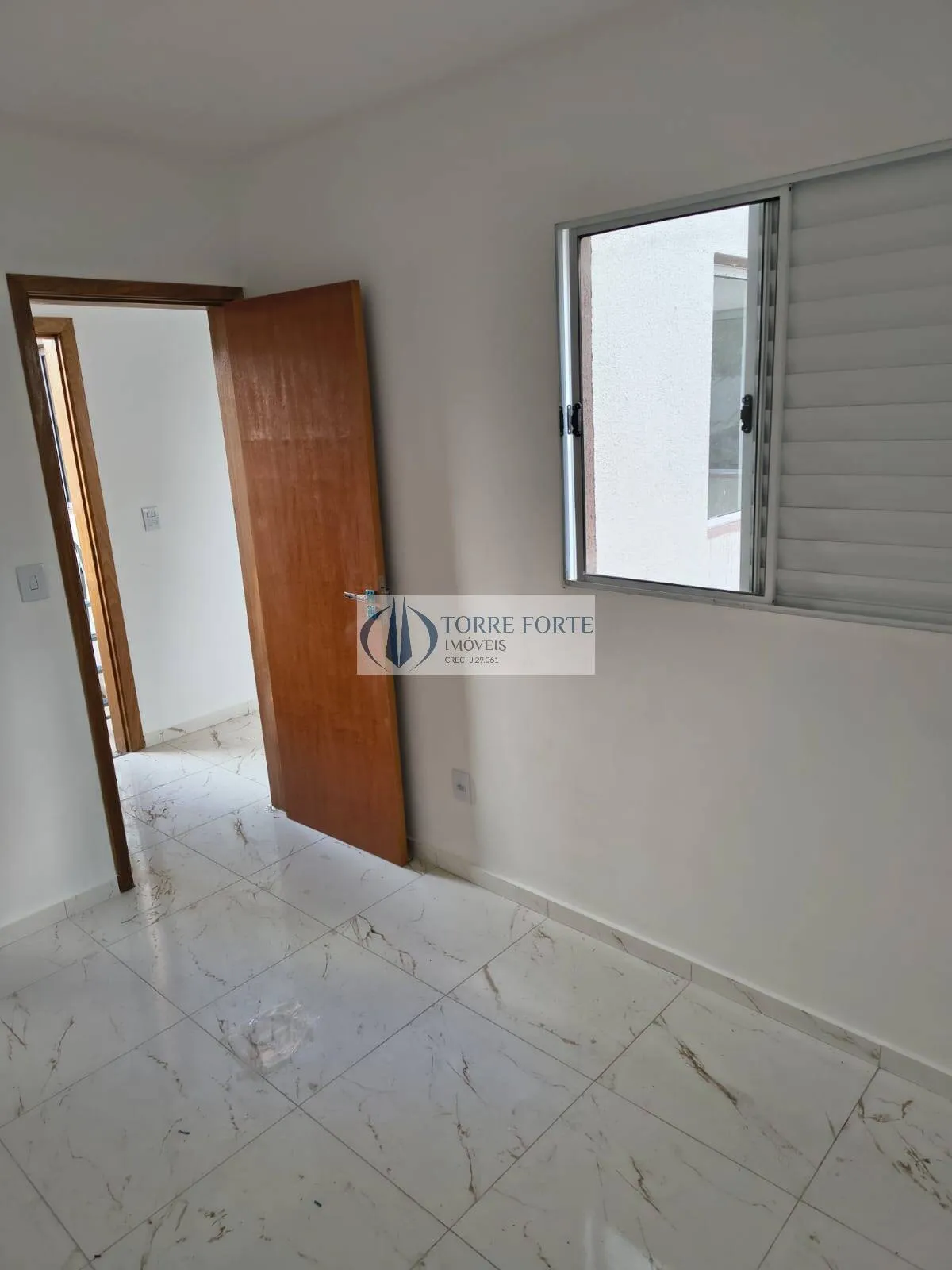 Imagem Oportunidade Apartamento com 2 Dormitórios Próximo ao Metrô Guilhermina