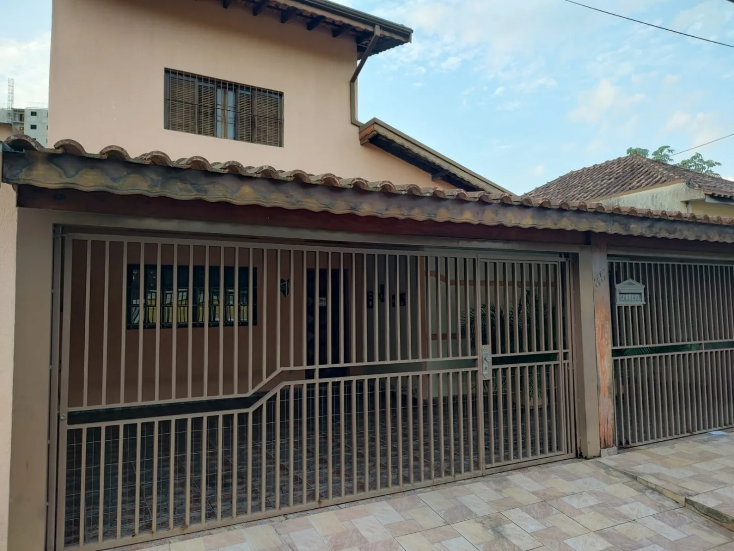 Foto do imóvel Casa à venda 3 Suites, 2 Vagas, 300M², Crispim, Pindamonhangaba - SP