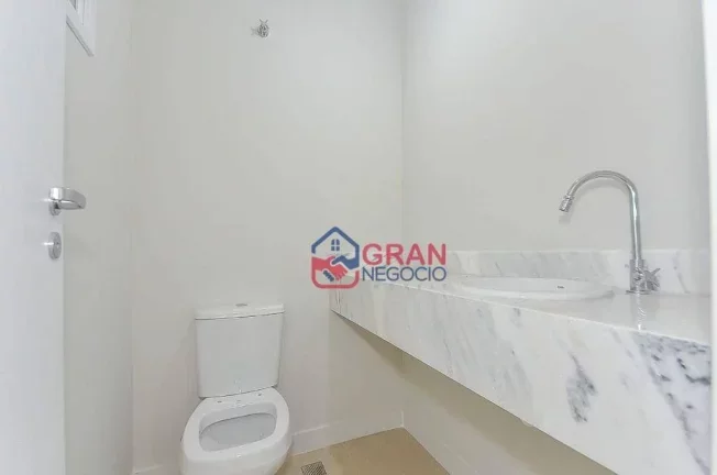 Imagem Sobrado com quintal no Xaxim