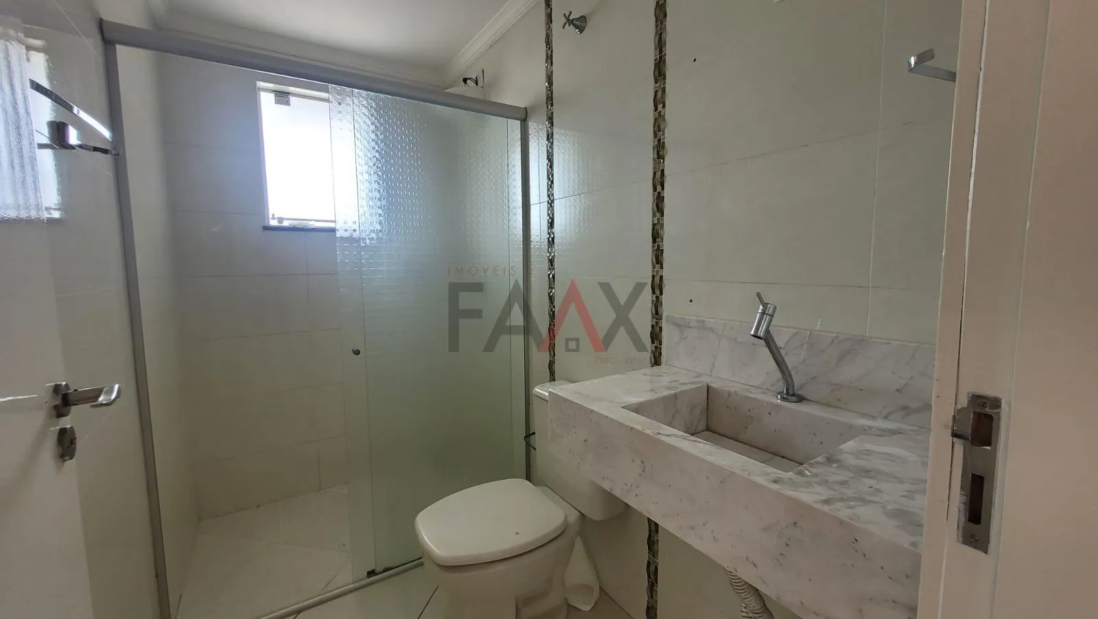 Imagem Sobrado com 3 dormitórios á venda,300.00 m², Alto da XV, GUARAPUAVA - PR