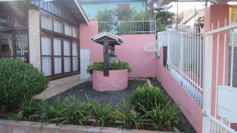 Imagem Casa para Venda em Concórdia, Industriários, 4 dormitórios, 2 banheiros