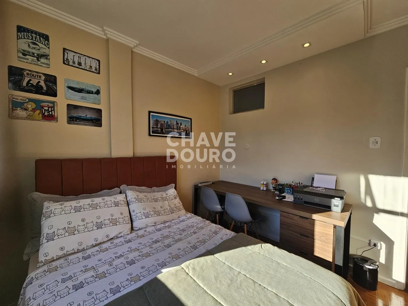 Imagem Apartamento reformado em frente a faculdade UNIFESO no Alto!
