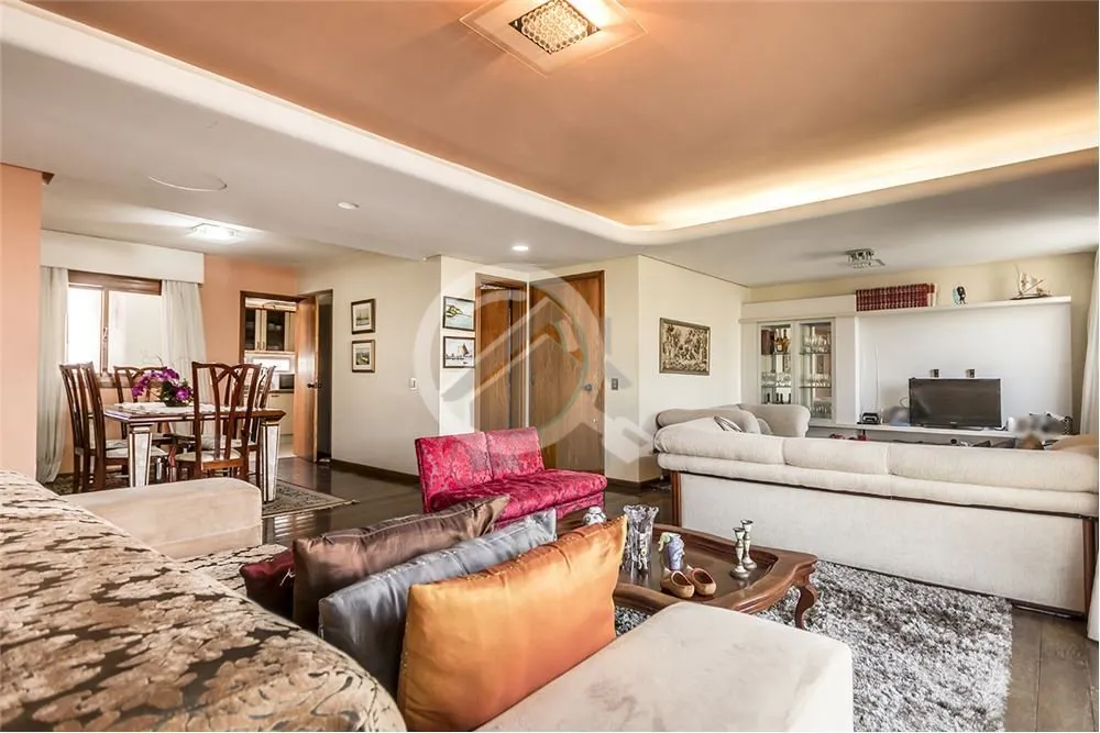 Imagem Apartamento amplo, com 151 m² de área útil com 3 dormitórios, sendo 1 suítes, banheiro social, ...