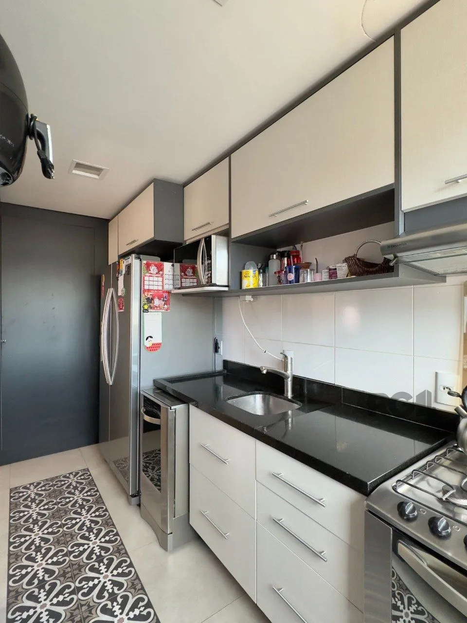 Imagem APARTAMENTO MOBILIADO COM PLANTA DIFERENCIADA E ÓTIMA LOCALIZAÇÃO