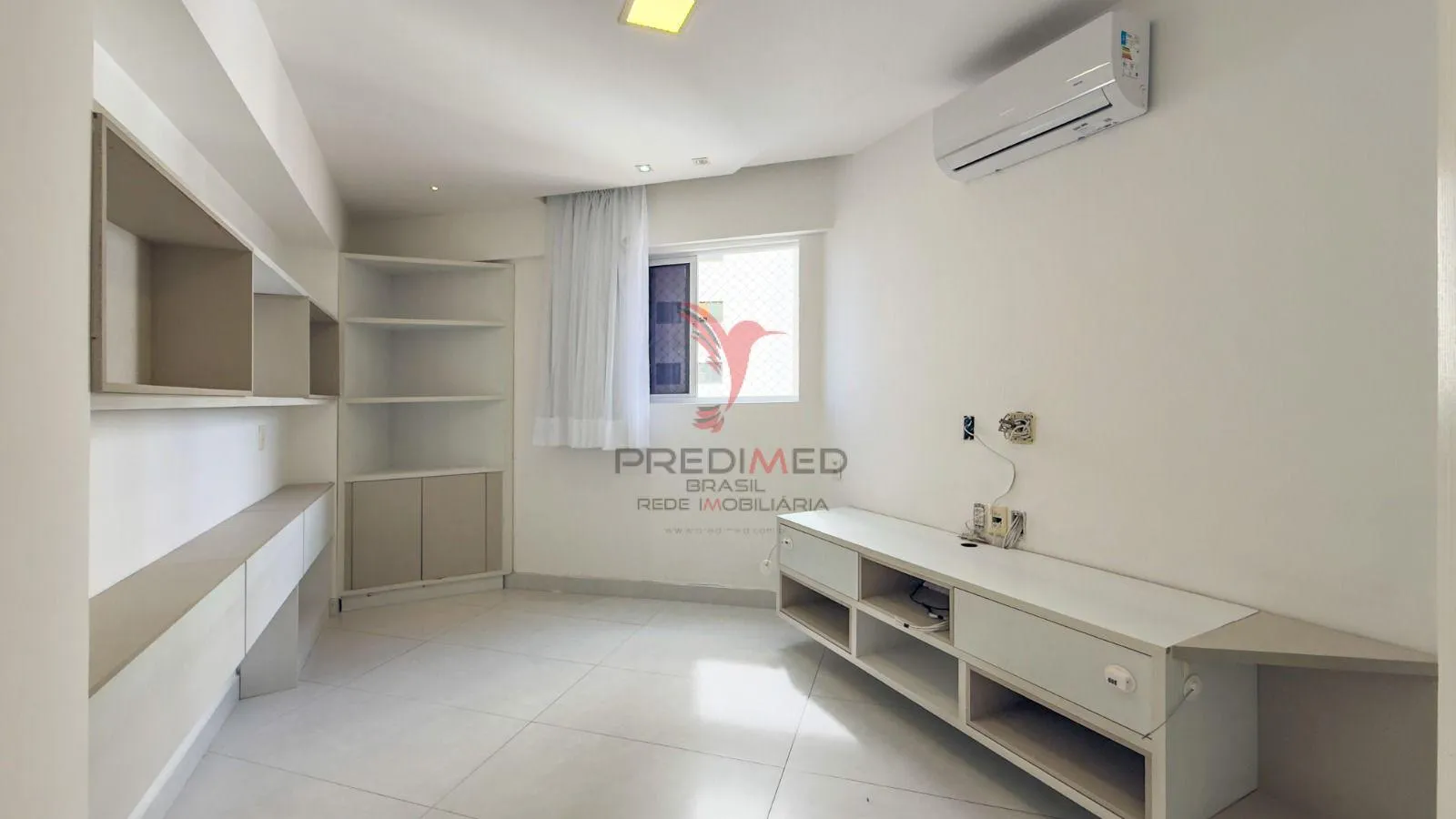 Imagem Apartamento Alto Padrão, porteira fechada, 3/4 no Brisamar
