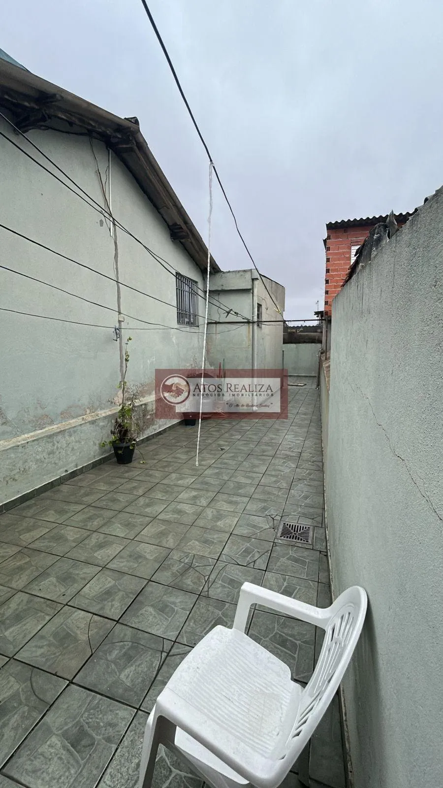 Imagem Sobrado à Venda no Jardim Presidente SP, com 6 Quartos no total, 358m², Imóvel com 3 casas para Renda, Valor irresistível. R$ 390k.