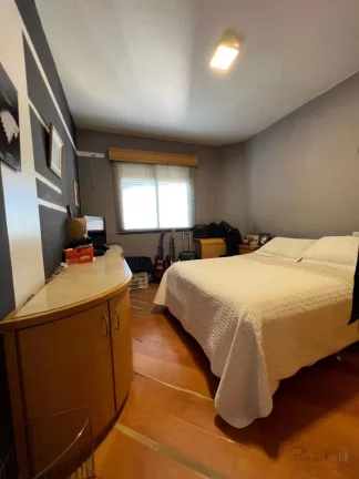 Imagem Amplo e sofisticado apartamento com localização privilegiada, a poucos passos do Colégio Dinâmic...