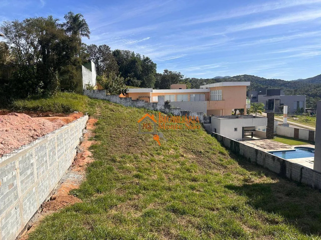Imagem Terreno à venda, 800 m² por R$ 420.000,00 - Santa Isabel - Santa Isabel/SP