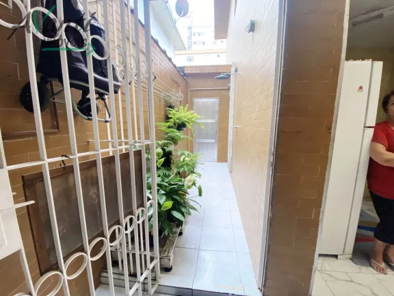 Imagem Sobrado com 3 Quartos e 2 Vagas à venda, no bairro Encruzilhada em Santos - SP