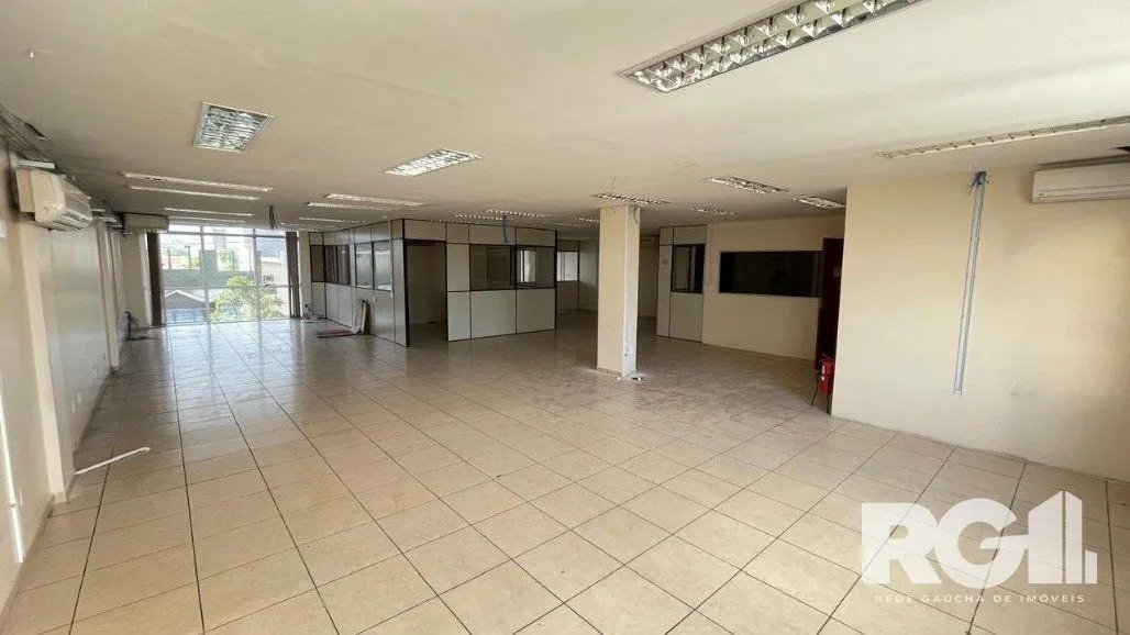 Imagem Prédio Comercial Imponente com 1.200m² na Zona Norte de Porto Alegre