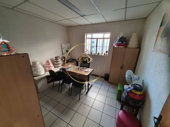 Imagem Salão Comercial à Venda, 740m², Vista Permanente para o Banhado, Sjc.